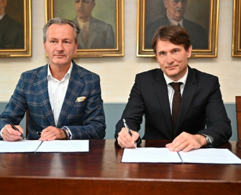 Podpisanie porozumienia pomiędzy Politechniką Warszawską a Amiblu Poland